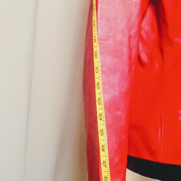 Beautiful red leather jacket! - Picture 3 of 8